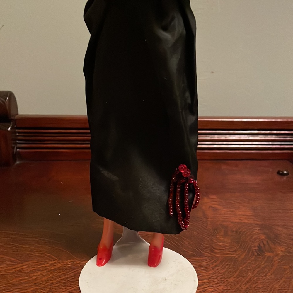 1980s Barbie wearing handmade outfit with real fur. - Picture 3 of 16